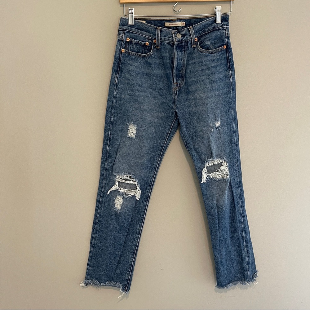 Levi’s Wedgie Straight Jeana Dark Wash Distressed High Waist Size 26